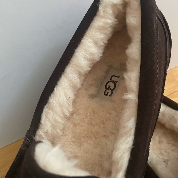 UGG Ascot Espresso Brown Suede Slippers Sz 9 - Picture 6 of 7